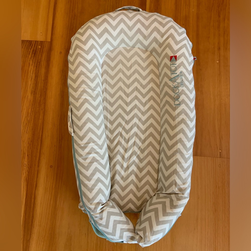 Dock a Tot with travel bag